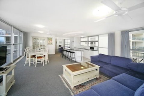 Syrenense Apartments - Palm Beach Accommodation 4