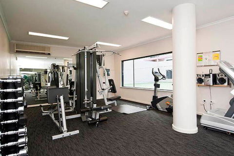 AirExec Apartments - Palm Beach Accommodation 7