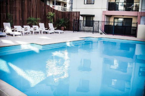 AirExec Apartments - Palm Beach Accommodation 6
