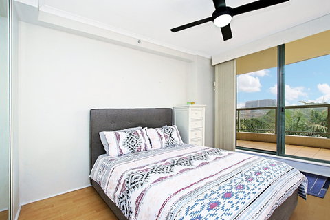 801 At The Plaza - Palm Beach Accommodation 6