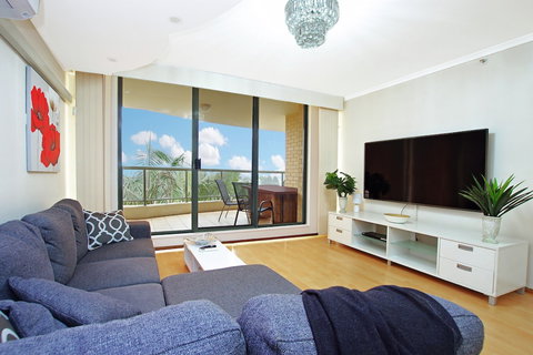 801 At The Plaza - Palm Beach Accommodation 3