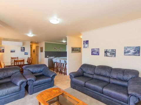 Aranda 3 / 25 Townsend Street - Palm Beach Accommodation 4