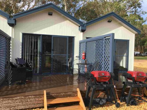 Coonawarra Cabins Unit B - Palm Beach Accommodation 5