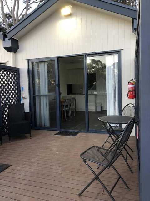Coonawarra Cabins Unit B - Palm Beach Accommodation 6