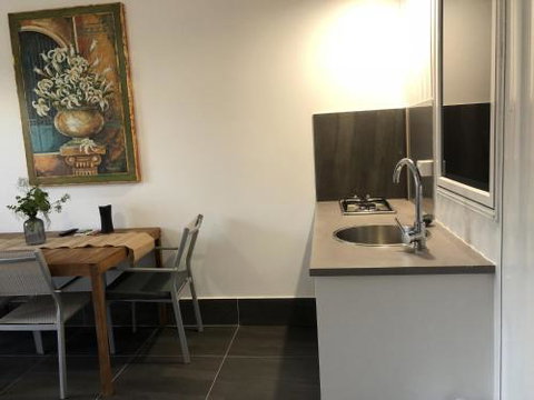 Coonawarra Cabins Unit B - Palm Beach Accommodation 1