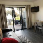 Coonawarra Cabins Unit B - Palm Beach Accommodation 0