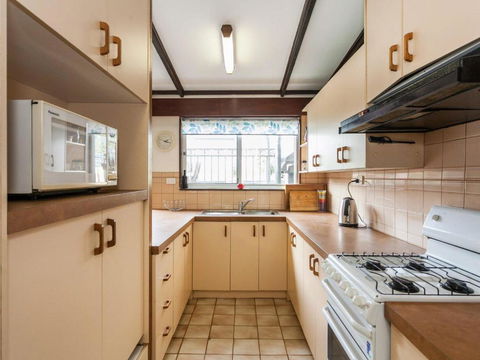 OCEAN SOUNDS Anglesea - Palm Beach Accommodation 3