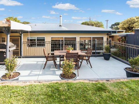 OCEAN SOUNDS Anglesea - Palm Beach Accommodation 2