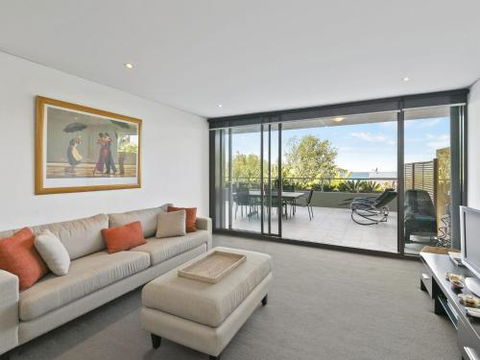 LORNE CHALET APARTMENT 36 Central Location - Palm Beach Accommodation 0