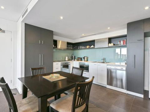 LORNE CHALET APARTMENT 36 Central Location - Palm Beach Accommodation 6