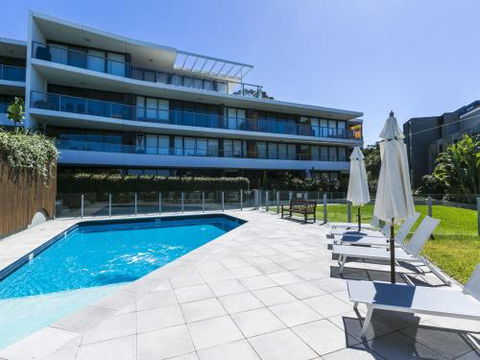 LORNE CHALET APARTMENT 36 Central Location - Palm Beach Accommodation 3
