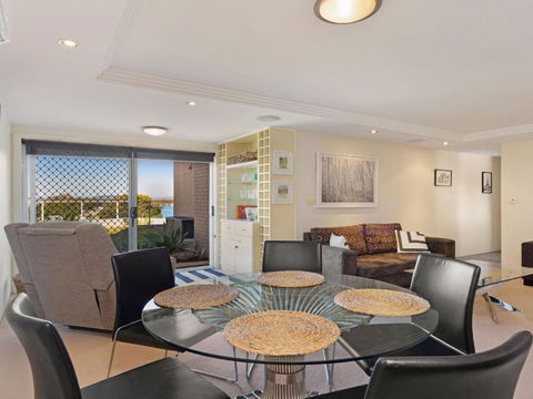 Garden Apartment At Forster Tower - Palm Beach Accommodation 3