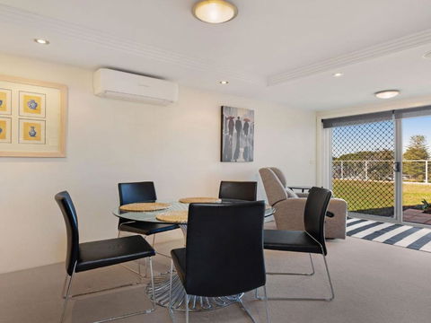 Garden Apartment At Forster Tower - Palm Beach Accommodation 1