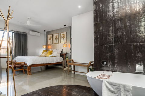 A PERFECT STAY - Copper Sands - Palm Beach Accommodation 4