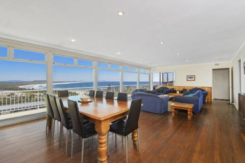 La Mer 19 Dulconghi Street - Palm Beach Accommodation 1
