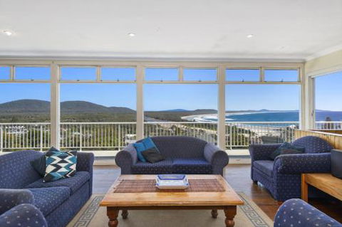 La Mer 19 Dulconghi Street - Palm Beach Accommodation 6