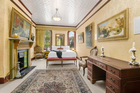 Grand & Central On George Unique Opulent - Palm Beach Accommodation 4