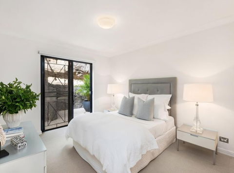 BELLEVUE GARDEN OASIS-hosted By L'Abode - Palm Beach Accommodation 1