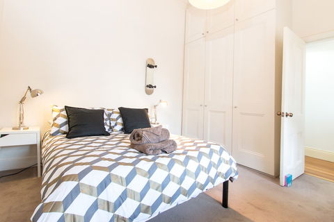 HUNTER In The Heart Of Collingwood Fitzroy - Palm Beach Accommodation 3