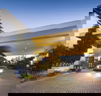 Ramada by Wyndham Diplomat Canberra - Palm Beach Accommodation