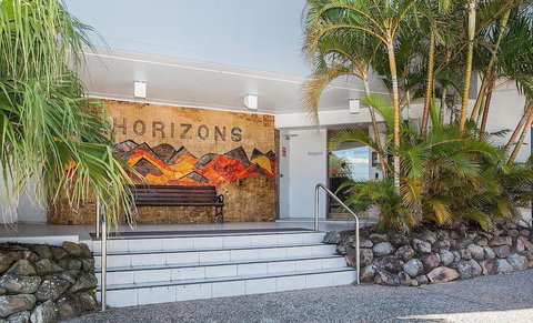 Horizons Holiday Apartments - Palm Beach Accommodation 0