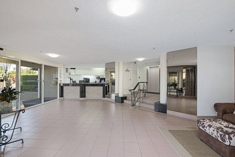 Burleigh Esplanade Apartments - Palm Beach Accommodation 6