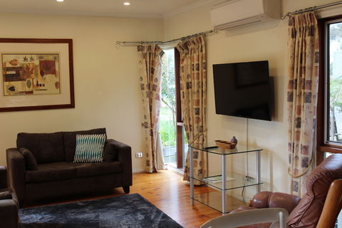 Australian Home Away At Wonga Park Brushy Creek - Palm Beach Accommodation 6