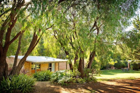 Peppermint Brook Cottages - Palm Beach Accommodation 0