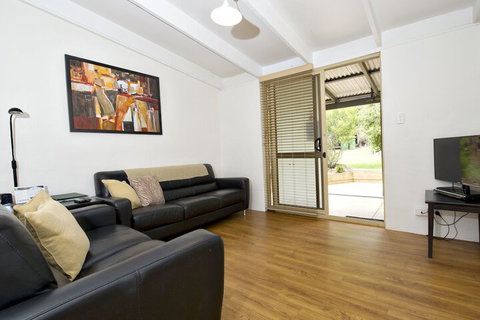 Peppermint Brook Cottages - Palm Beach Accommodation 7