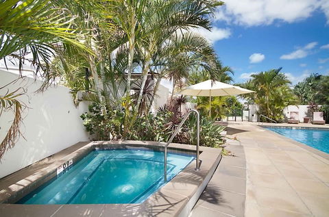 Ambience On Burleigh Beach - Palm Beach Accommodation 3