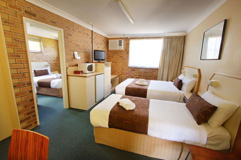 Garden City Motor Inn - Palm Beach Accommodation 4