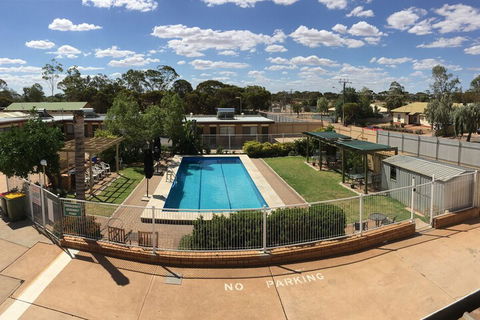 Acacia Ridge Motor Inn - Palm Beach Accommodation 2