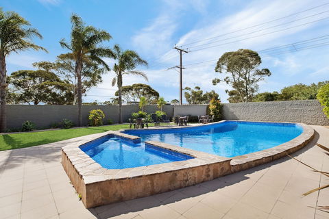 Adelaide Road Motor Lodge - Palm Beach Accommodation 1