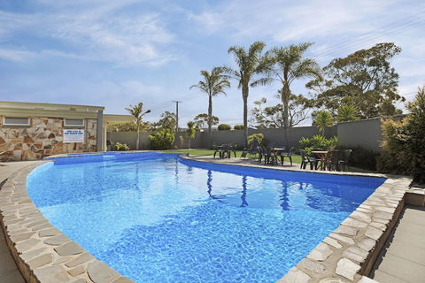 Adelaide Road Motor Lodge - Palm Beach Accommodation 2