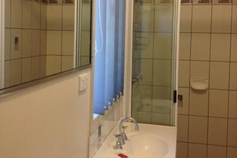 Cityside Accommodation - Palm Beach Accommodation 4