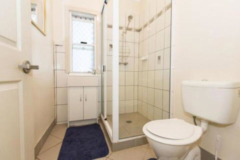 Cityside Accommodation - Palm Beach Accommodation 6