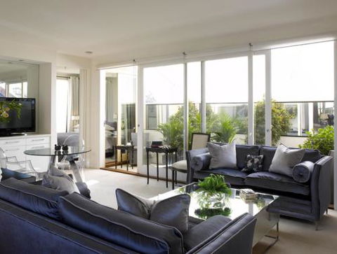 Andres Mews Luxury Serviced Apartments - Palm Beach Accommodation 3