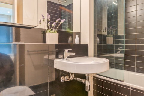 CBD Collins St. Near Southern Cross - Palm Beach Accommodation 5