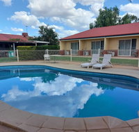 Emerald Explorers Inn - Palm Beach Accommodation