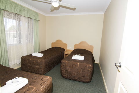 Green Gables Motel - Palm Beach Accommodation 2