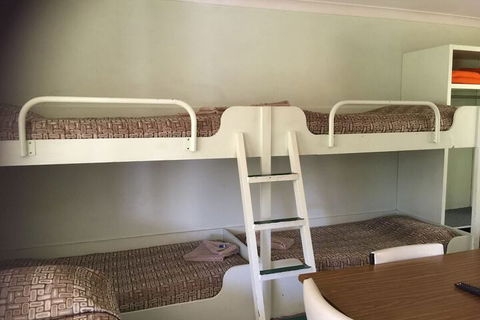 Warrumbungles Mountain Motel - Palm Beach Accommodation 3