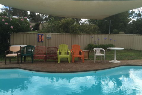 Warrumbungles Mountain Motel - Palm Beach Accommodation 2