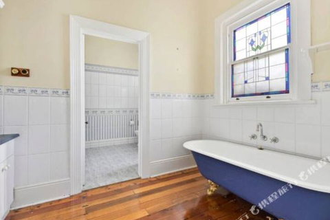 Rose Garden Spacious Family Home Near CBD - Palm Beach Accommodation 5