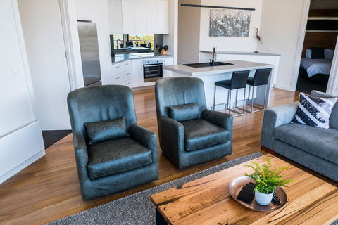 At The Bay - Palm Beach Accommodation 5