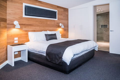 At The Bay - Palm Beach Accommodation 1