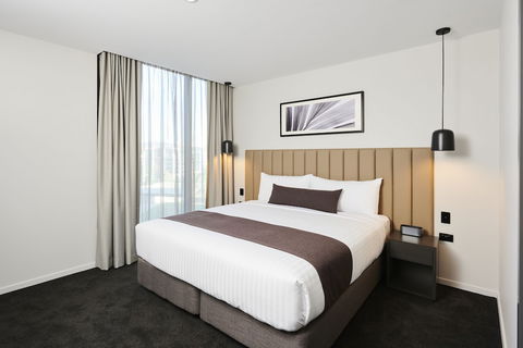 Abode Belconnen - Palm Beach Accommodation 6