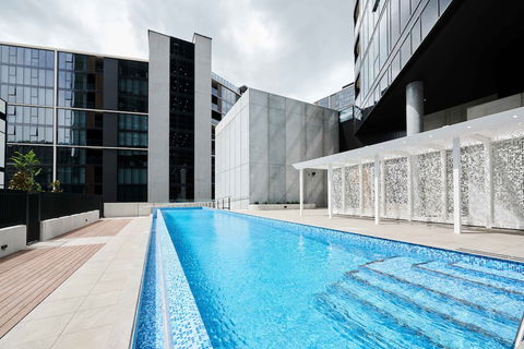 Abode Belconnen - Palm Beach Accommodation 1