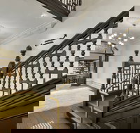 Farmers Home Hotel - Palm Beach Accommodation