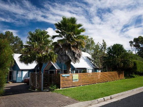 Affordable Twin Peaks 2 - Palm Beach Accommodation 3
