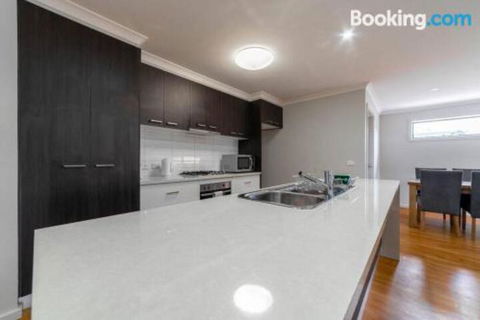 Averys Retreat - Palm Beach Accommodation 4